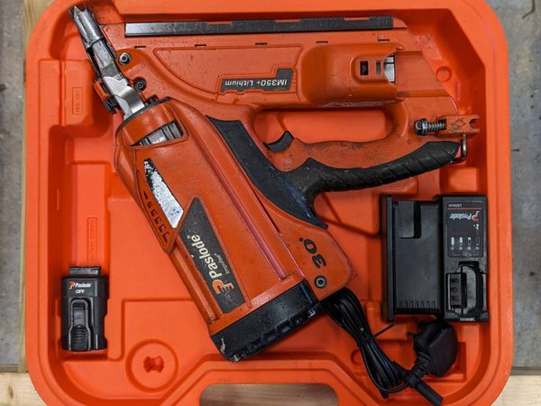 First fix deals air nail gun