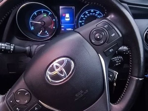 Toyota Auris Hatchback, Diesel, 2016, Grey
