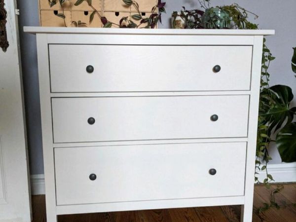 Ikea hemnes 5 drawer deals chest white