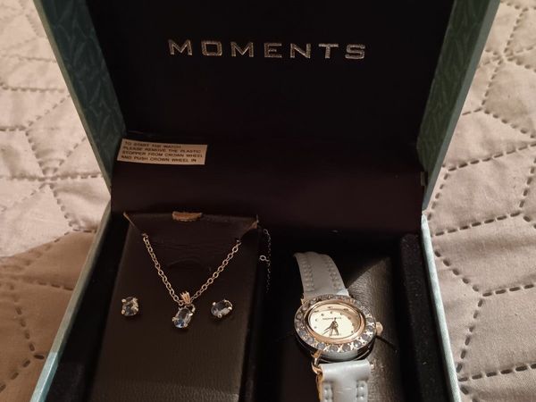 Moments watches outlet & jewellery