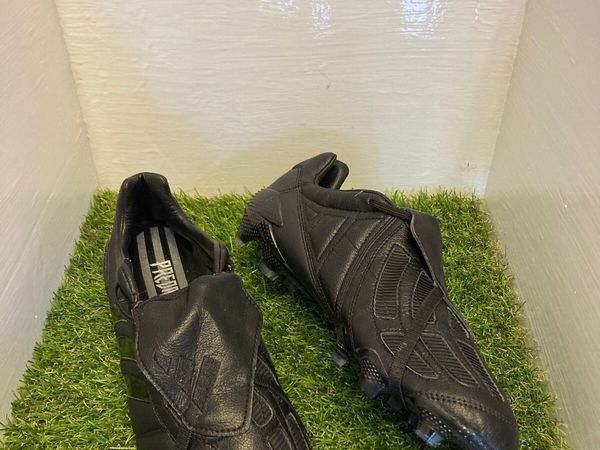 Adidas predator incurza on sale blackout