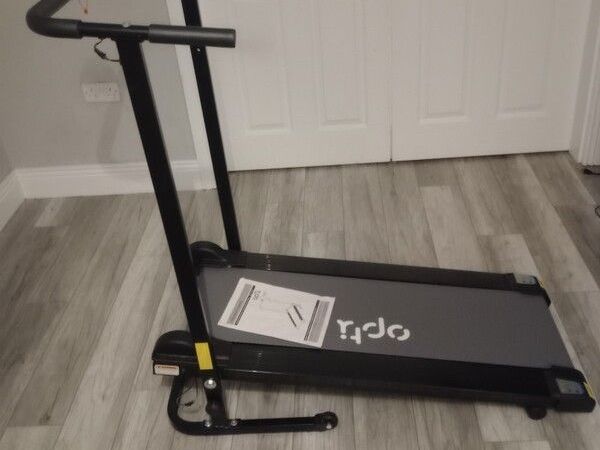 Opti treadmill with online speaker