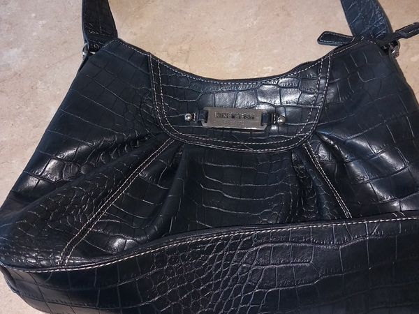 Black leather best sale handbags ireland