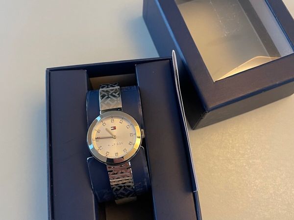 Hilfiger hotsell watch sale