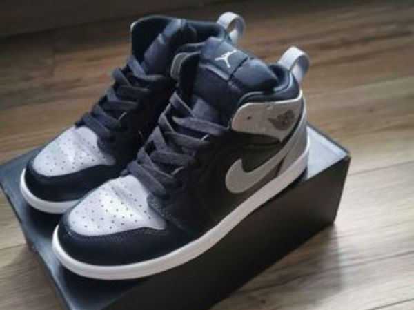 Junior size hot sale 1 trainers