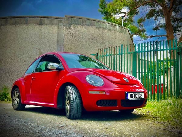 Volkswagen Beetle Hatchback, Petrol, 2008, Red