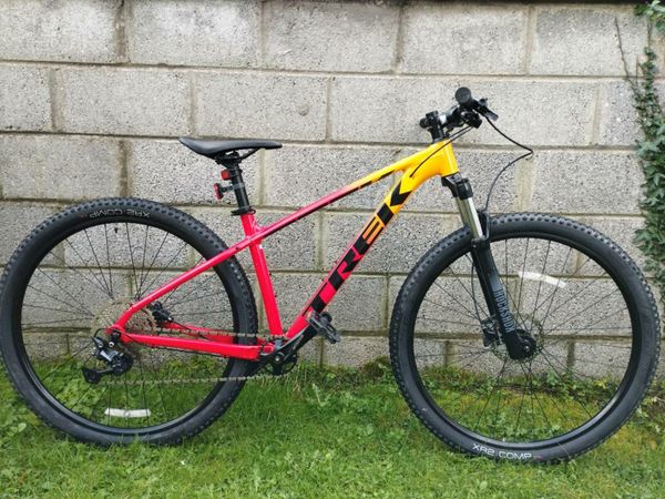 Trek marlin 7 discount red and yellow