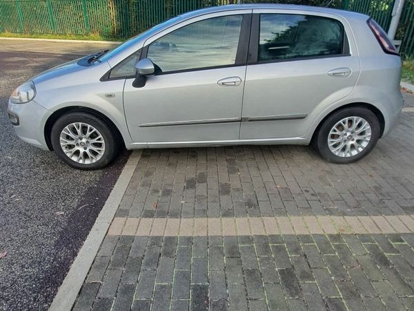 Fiat Punto Hatchback, Diesel, 2011, Grey
