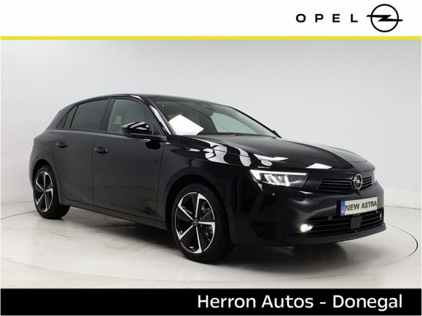 Opel Astra Hatchback, Petrol, 2024, Black