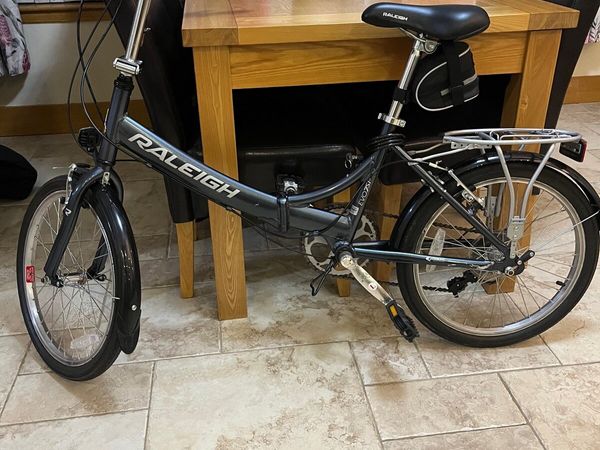 Raleigh evo cheap 7 folding bike