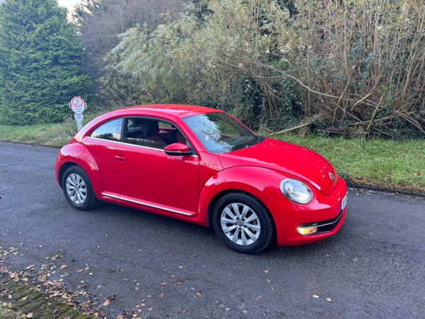 Volkswagen Beetle Hatchback, Petrol, 2015, Red