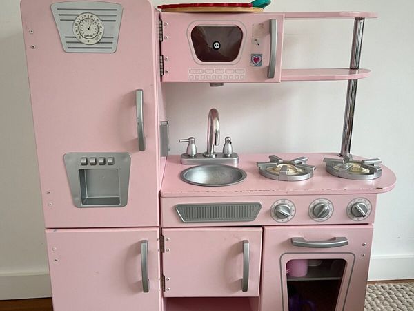 Done deal cheap toy kitchen