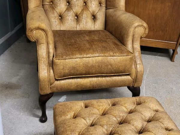 Second hand leather queen anne armchair hot sale