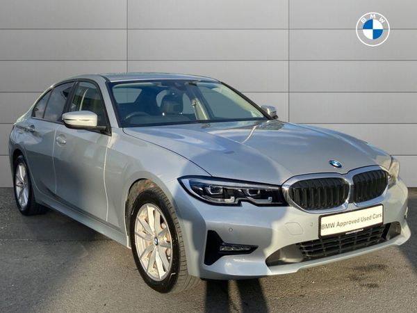 Bmw 330e deals se pro saloon