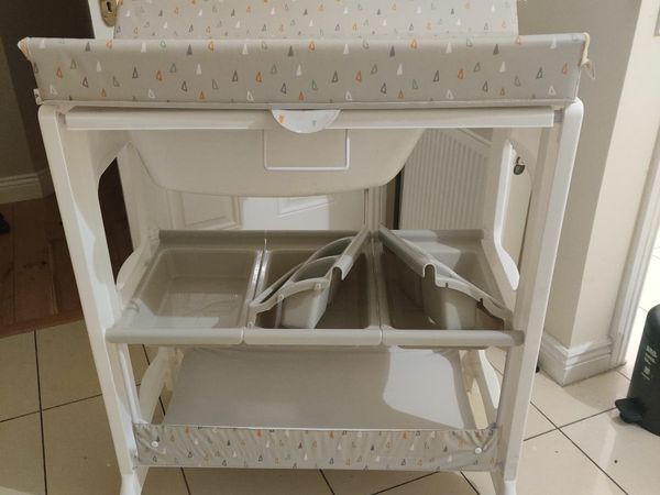 Done deal best sale baby changing table