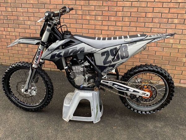 Black ktm dirt store bike