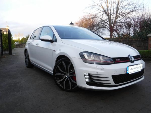 Volkswagen Golf Hatchback, Petrol, 2014, White