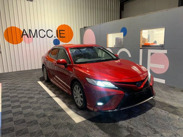 Toyota Camry Saloon, Hybrid, 2020, Red