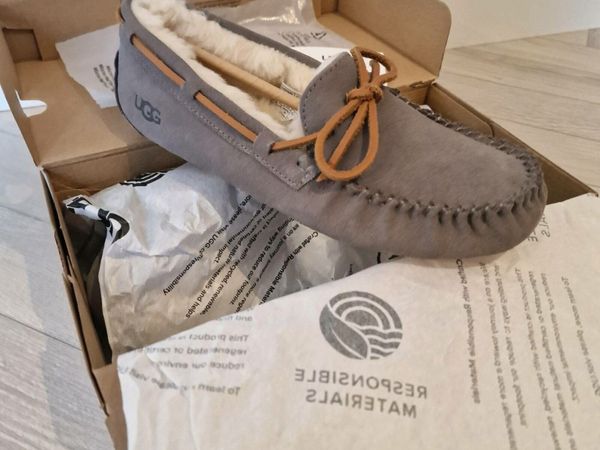 Ugg dakota discount pewter size 9