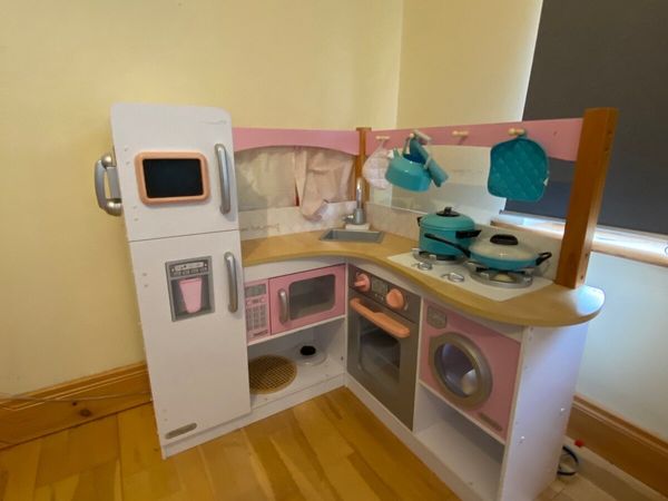 Done deal toy sale kitchen