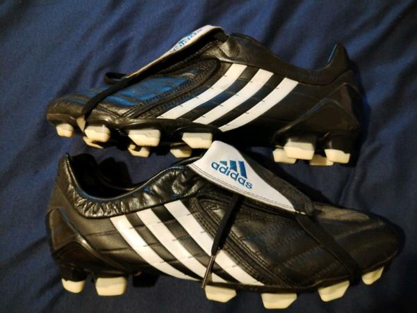 Adidas predator store powerswerve black