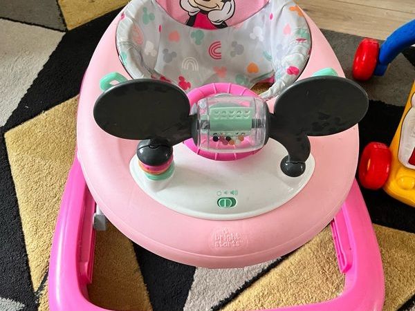 Minnie mouse best sale peekaboo walker