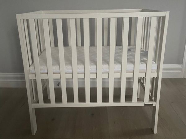 Mamas and papas outlet compact cot