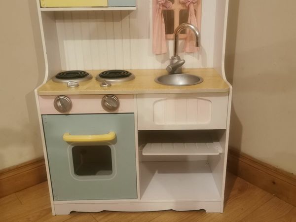 Done deal cheap toy kitchen