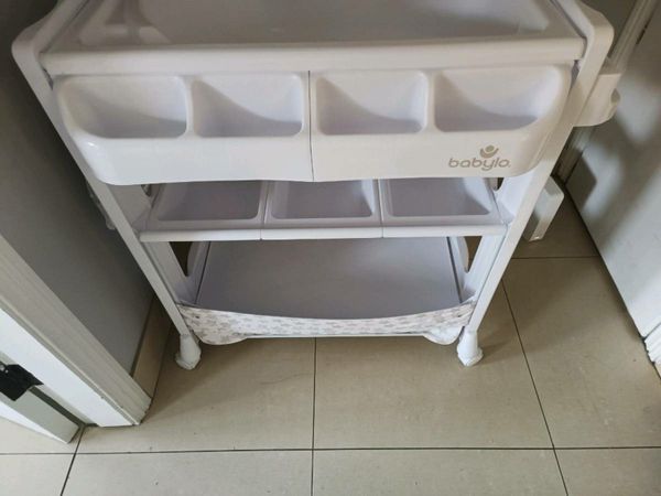 Baby elegance hot sale changing unit