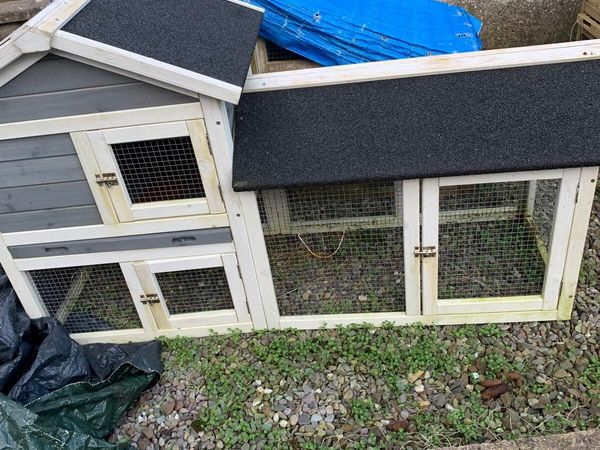 Rabbit hutches hot sale done deal