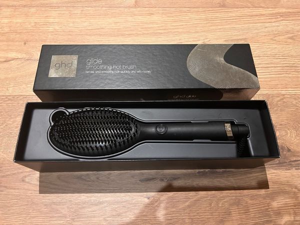 Ghd glide hotsell brush in stock