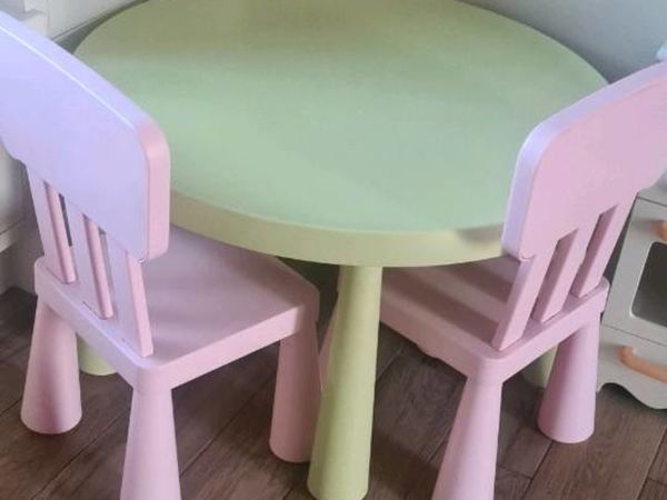 Nursery table 2025 and chairs