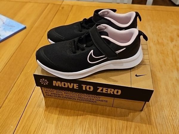 Girls nike 2024 trainers size 2