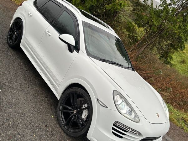 Porsche Cayenne SUV, Diesel, 2012, White
