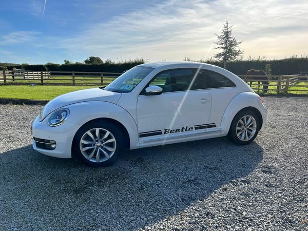 Volkswagen Beetle Hatchback, Petrol, 2015, White