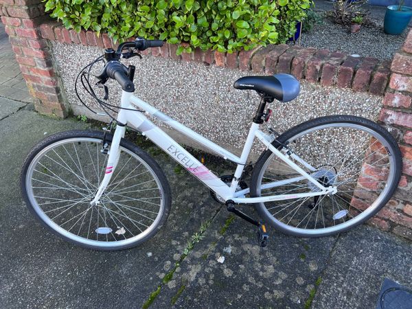 Apollo Excelle Women s Hybrid Bike for sale in Co. Dublin for 120