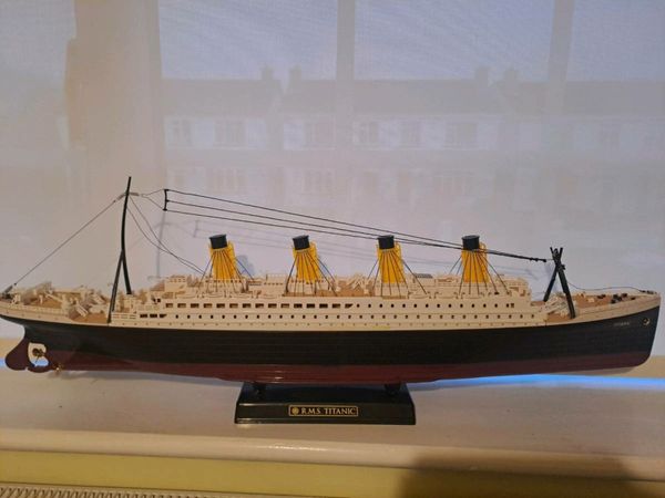 Remote control titanic store ship for sale