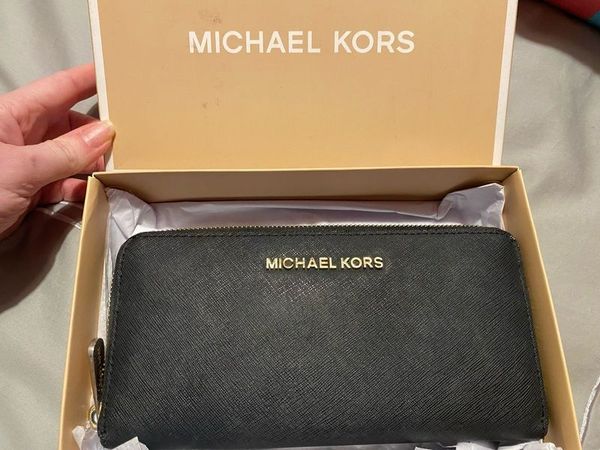 Michael kors hotsell bag packaging