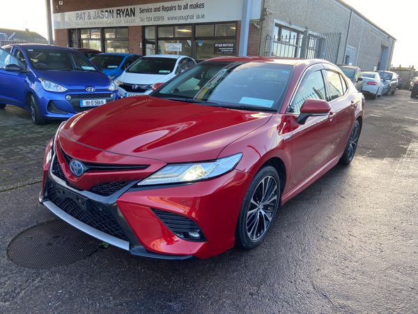 Toyota Camry Saloon, Petrol, 2019, Red