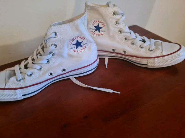 Used white high outlet top converse