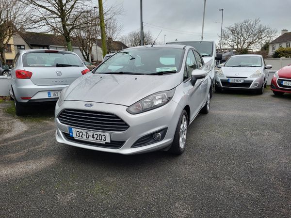 Ford Fiesta Hatchback, Petrol, 2013, Silver