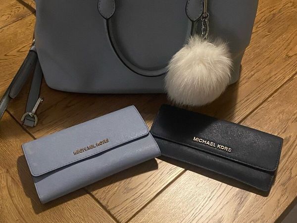 Michael kors 2024 bag pom pom