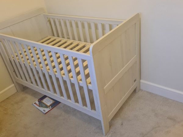 Murano store cot bed