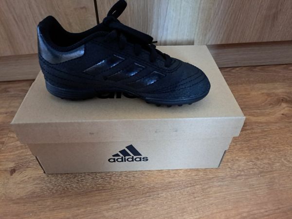 Kids football best sale trainers size 11