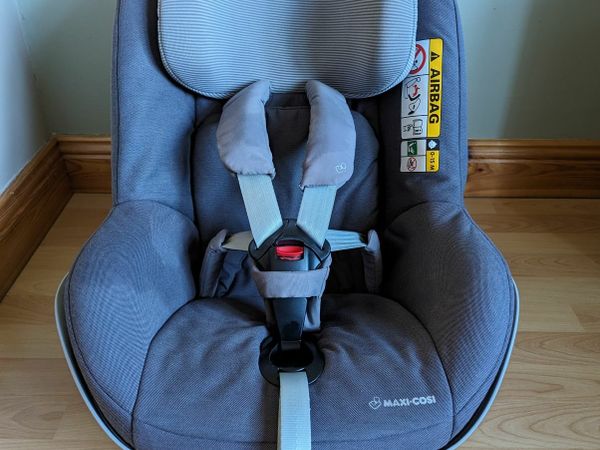 Maxi Cosi 2way Pearl seat base for sale in Co. Roscommon for