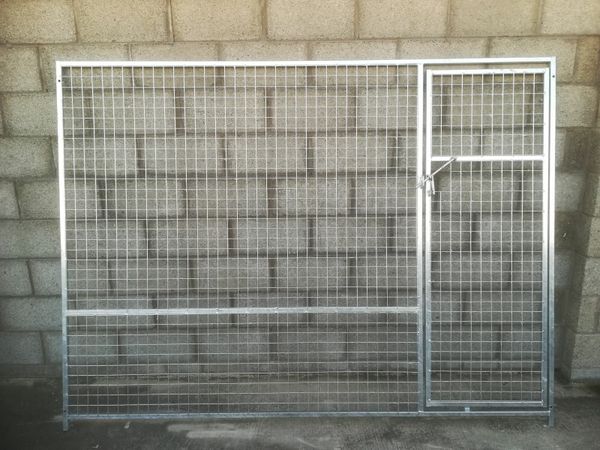 Mesh dog shop run panels