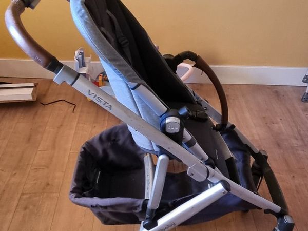 Uppababy vista hotsell carrycot stand