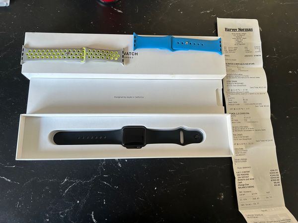 Apple watch se discount charger in box