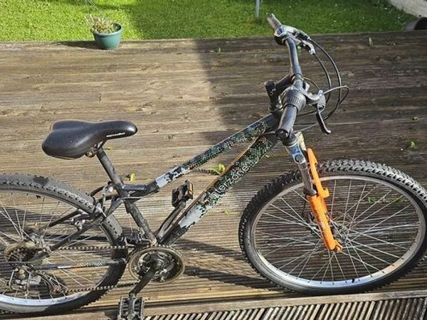 Apollo interzone junior mountain best sale bike 26