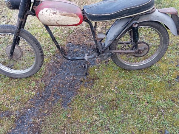 Vintage motorcycles for online sale on done deal